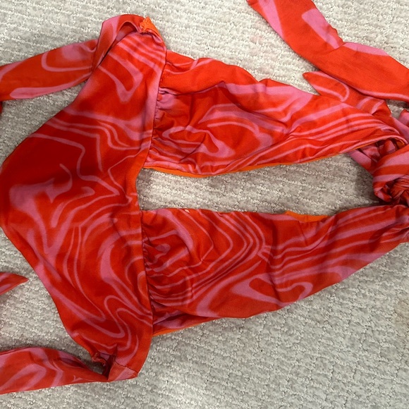 funky top - Picture 1 of 2